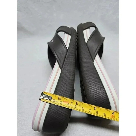 CROCS Cyprus Womens Sz 8 Low Wedge Sandals Brown Pink Criss-Cross Strap Slip On - Picture 9 of 11